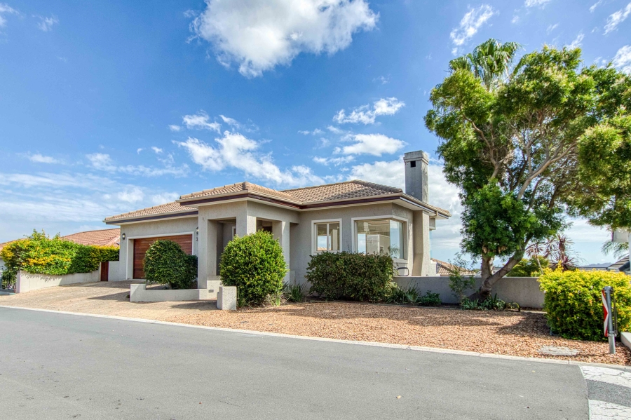 3 Bedroom Property for Sale in Bakkershoogte Western Cape